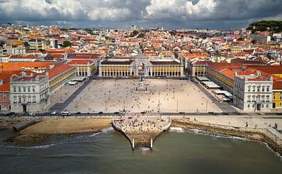 Monument to King José I at Praça do Comércio