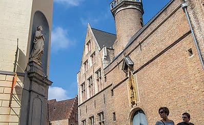 Bladelin Court