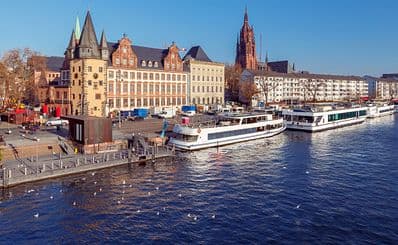The Museum Embankment (Museumsufer)