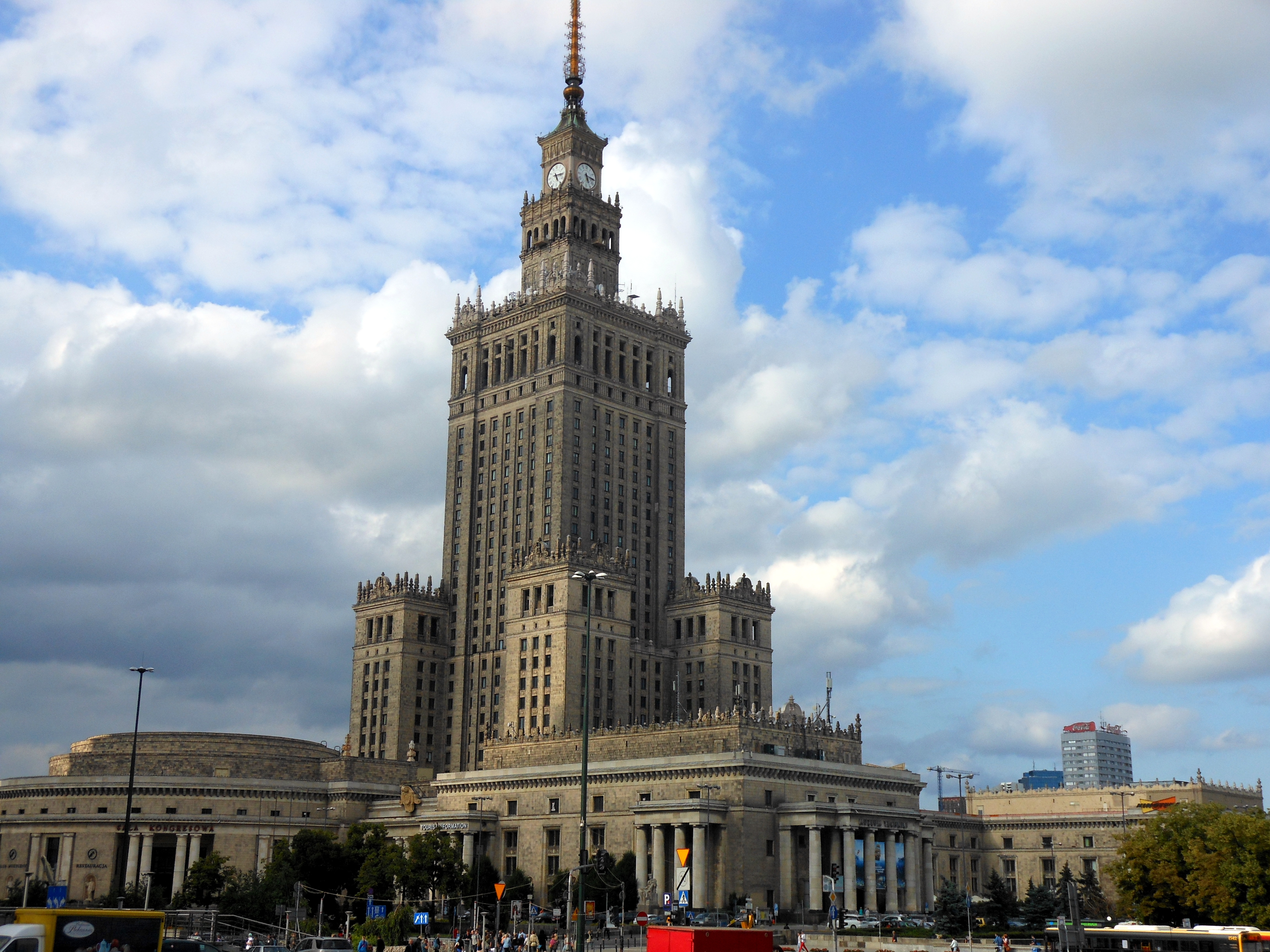 The Best Travel Guide to Warsaw