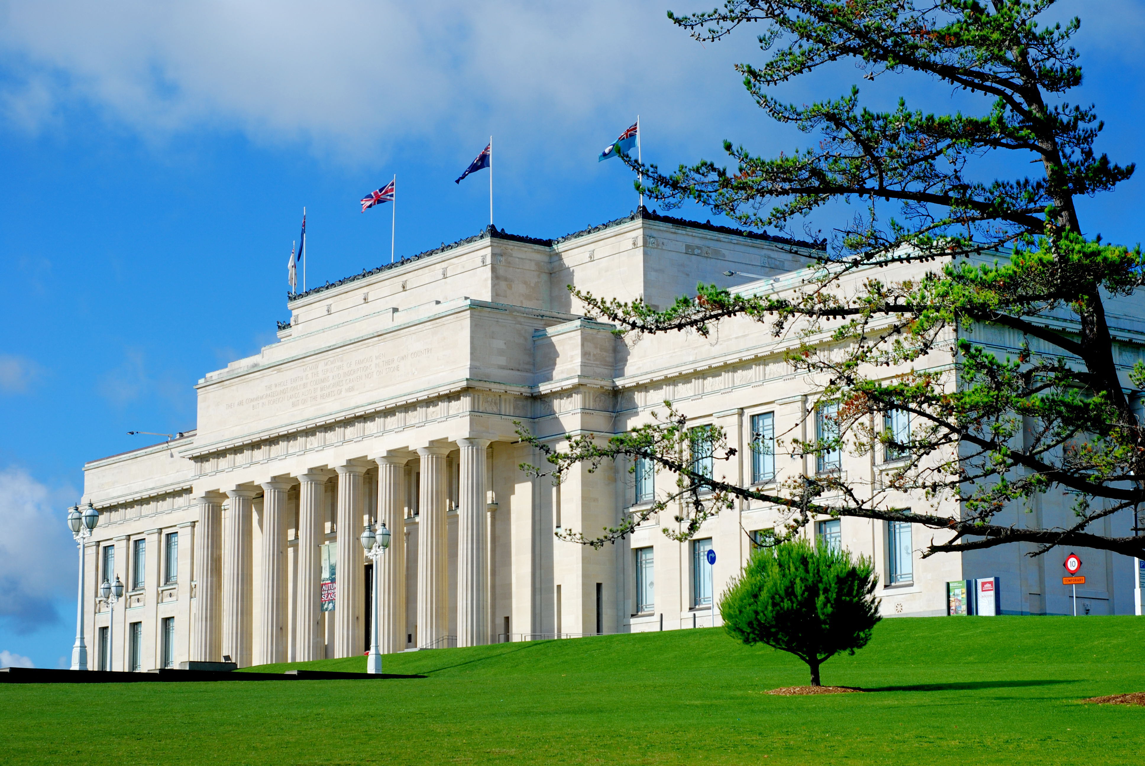 Правовая система новой зеландии. Auckland domain Museum новая Зеландия. Оклендский военно-исторический музей. Военно-исторический музей новая Зеландия. Окленд парламент.